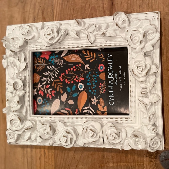 Cynthia Rowley Shabby Chic Distressed Wood Photo Frame 4x6 EUC - Picture 3 of 4